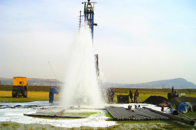 200M Protable kleines Anhänger-hydraulisches Wasser-Brunnenbohrungs-Anlagen-Bohrloch-bohrende Ausrüstung